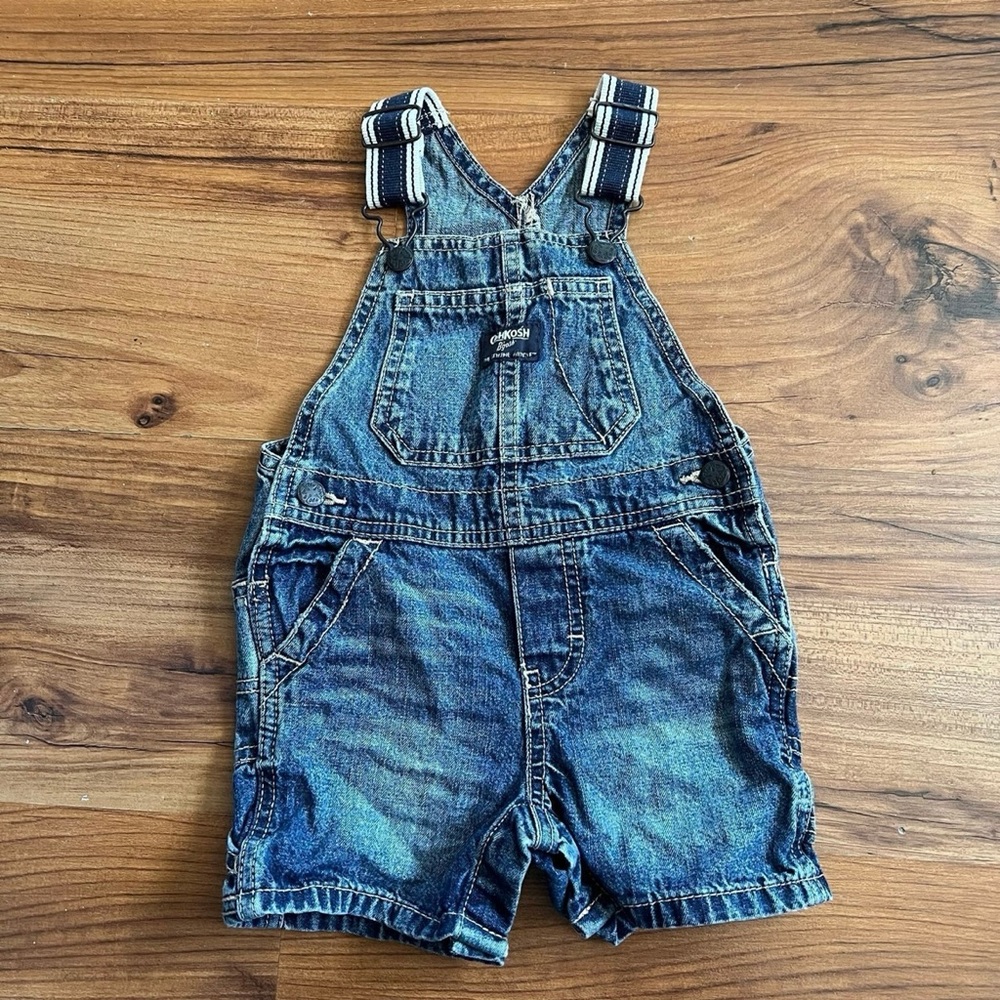 Oshkosh B’gosh
Overall shorts
12 month